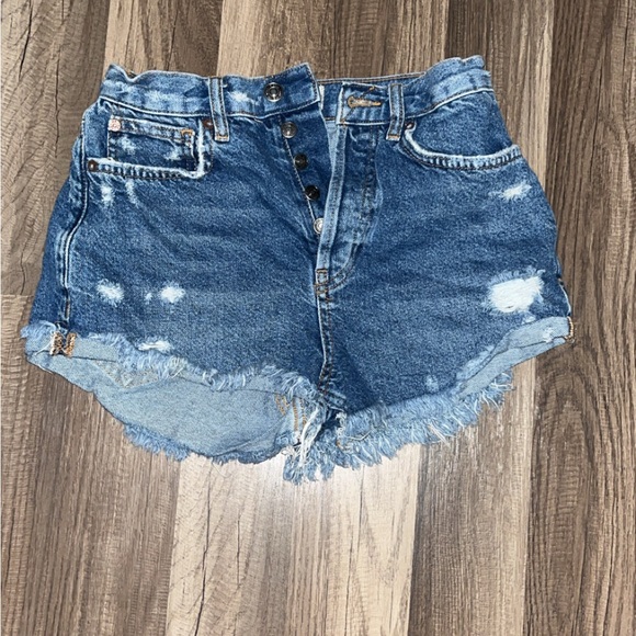 We the free women’s size 24 blue Jean denim shorts with light distressing button - Picture 1 of 3